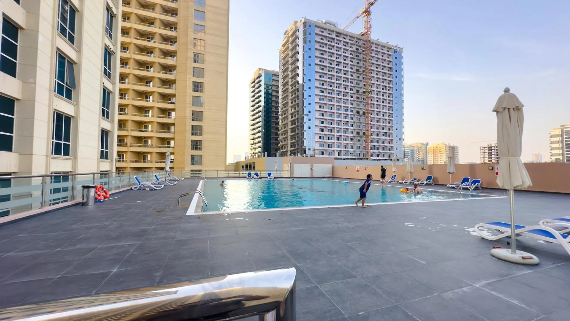 Apartamento Spacious 2Br In Lago Vista Tower Dubai