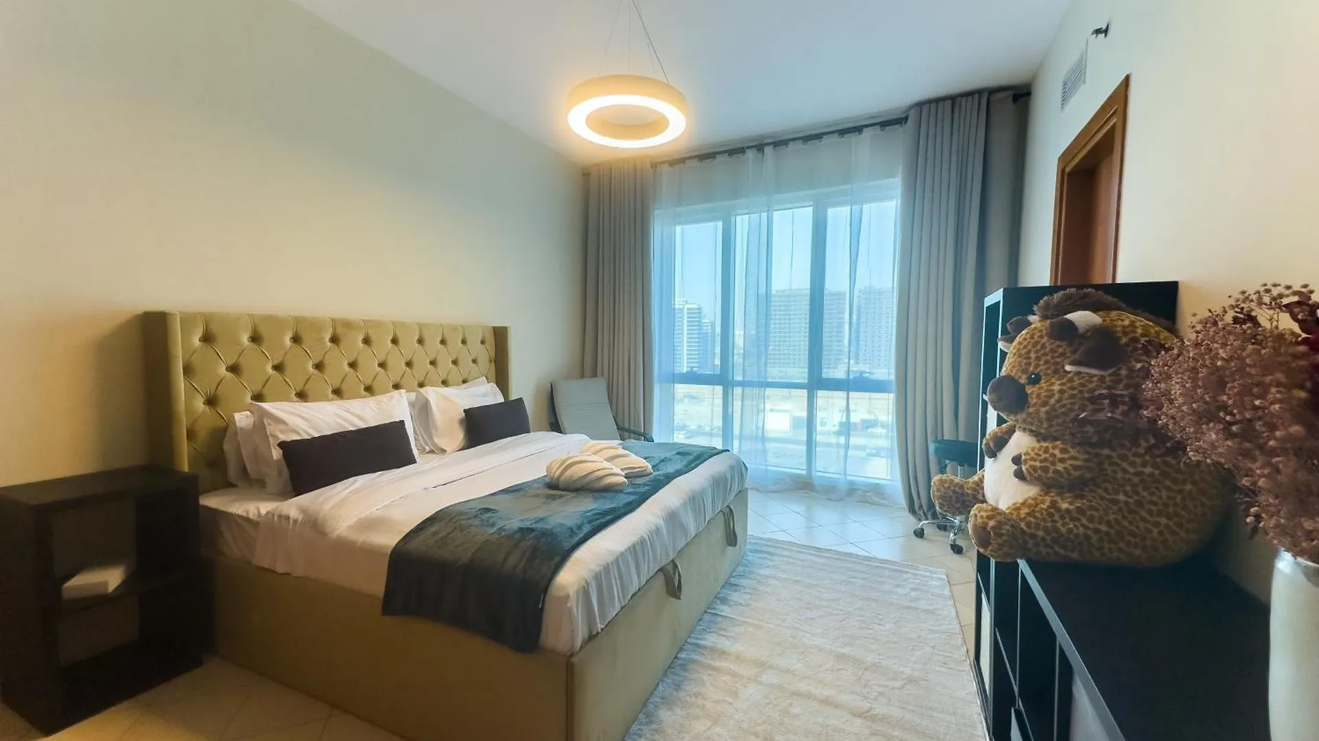 Apartamento Spacious 2Br In Lago Vista Tower Dubai