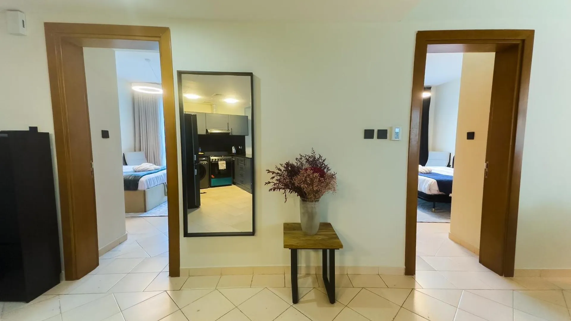 Spacious 2Br In Lago Vista Tower Dubai 0*,  Emirados Árabes Unidos