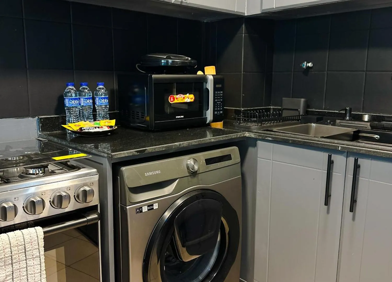 Spacious 2Br In Lago Vista Tower Dubai 0*,