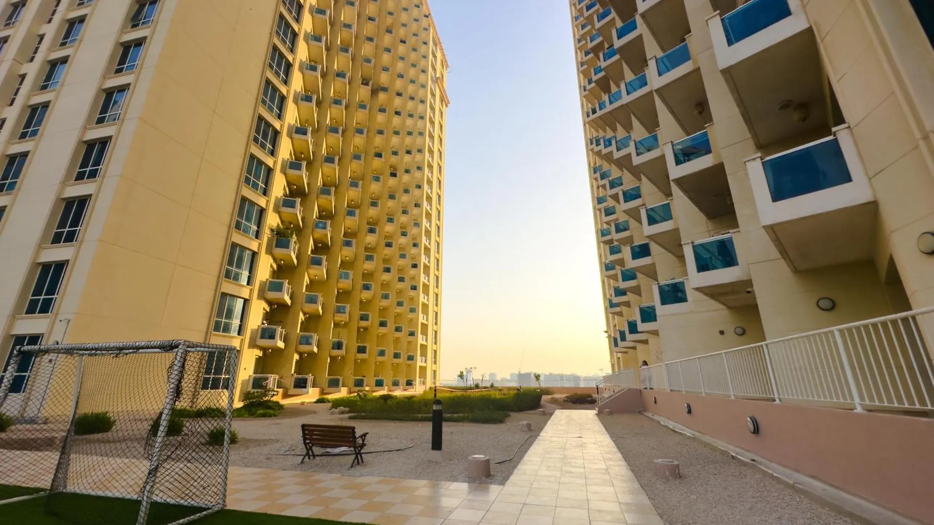 Spacious 2Br In Lago Vista Tower Dubai