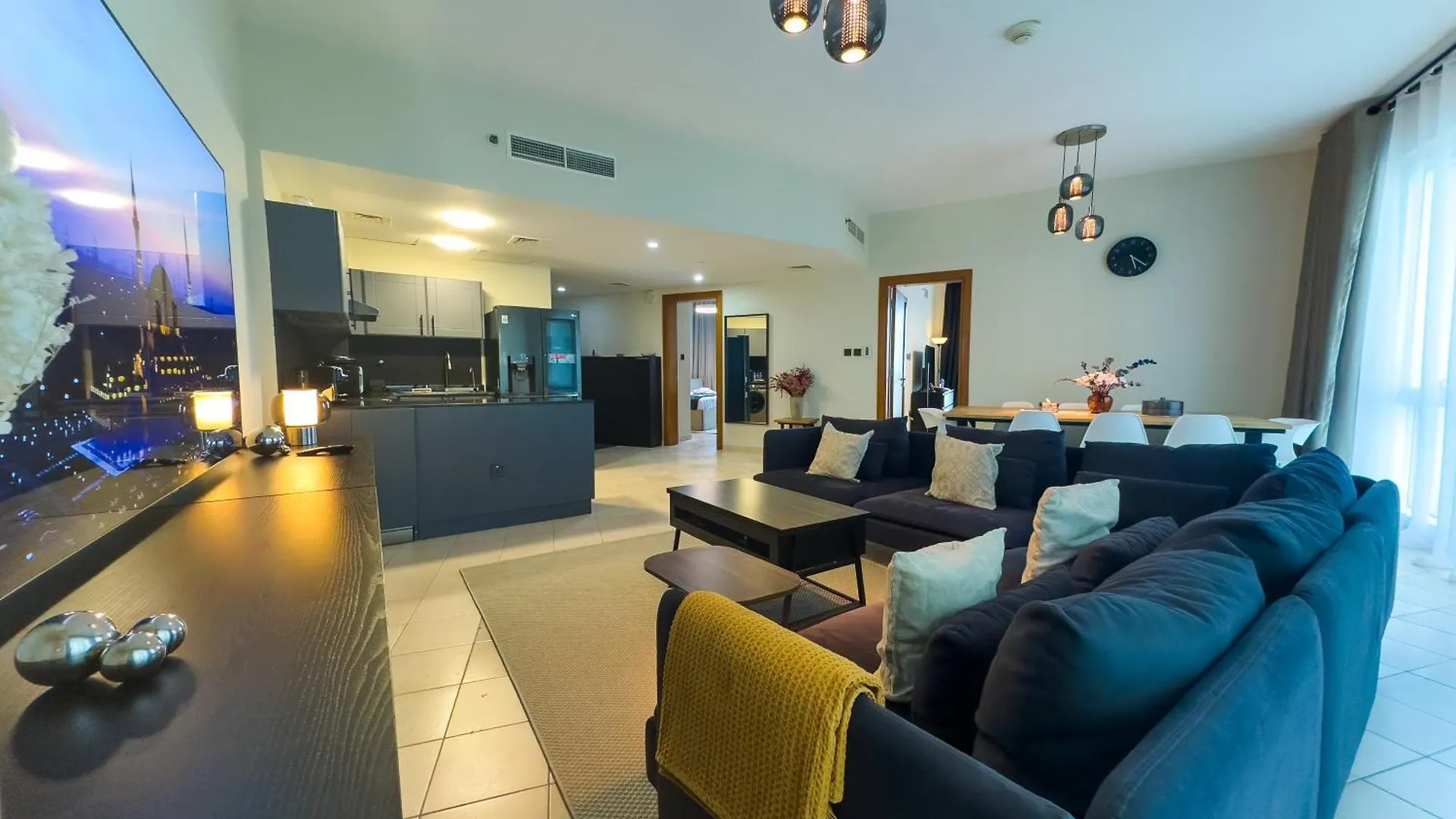 Apartamento Spacious 2Br In Lago Vista Tower Dubai