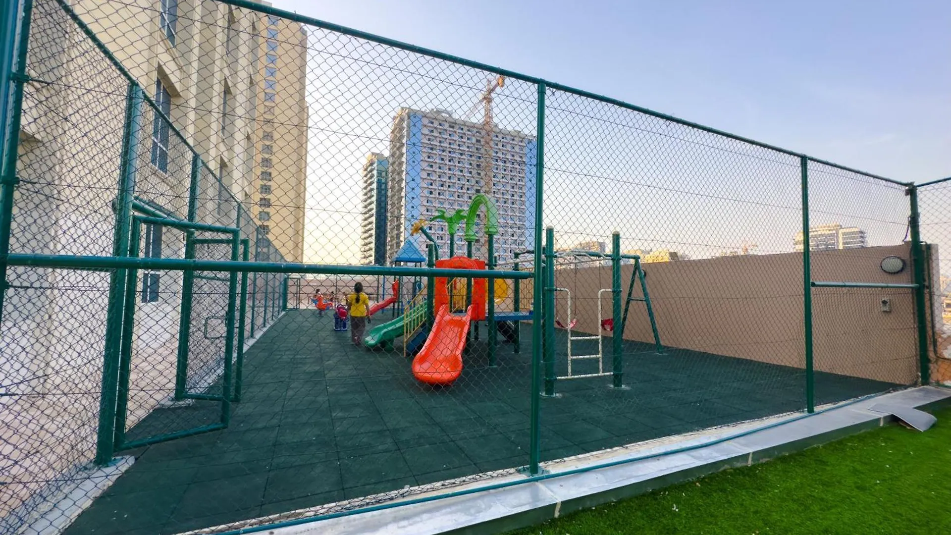 Spacious 2Br In Lago Vista Tower Dubai Emirados Árabes Unidos