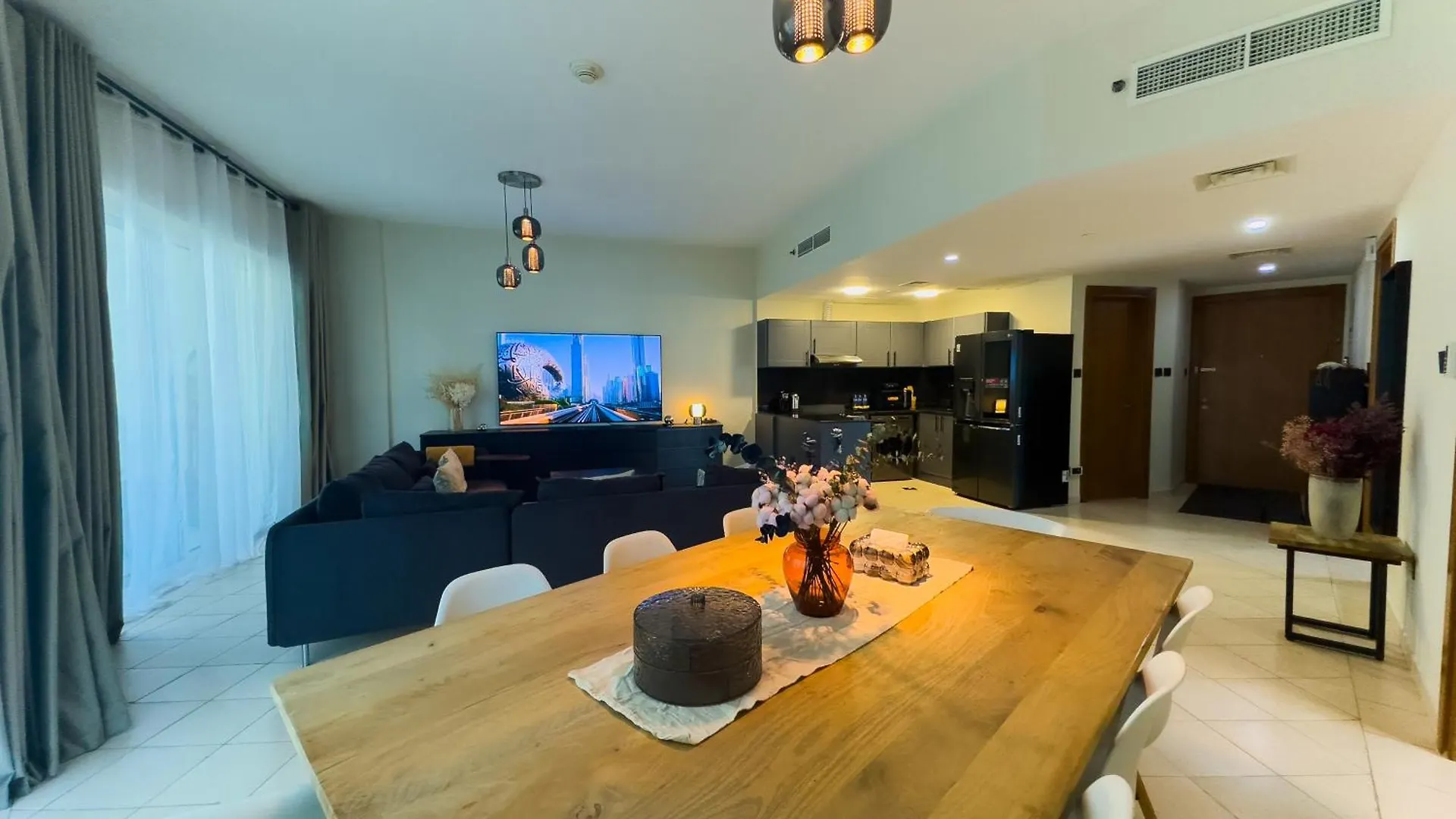 Spacious 2Br In Lago Vista Tower location